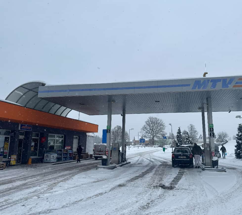 kratom world kamenný obchod mtv čerpací stanice mezirolí