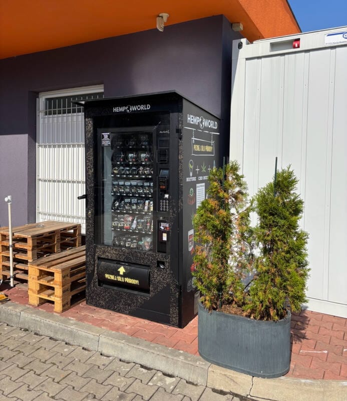 kratom world stará nová role mezirolí automat nonstop prodej