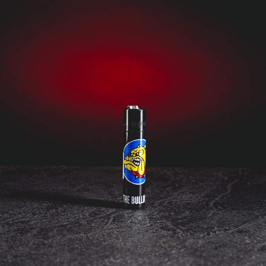 kratom world bulldog zapalovač clipper lighter kratomworld prodej The Bulldog Clipper Zapalovač – originální černý zapalovač Clipper s ikonickým logem The Bulldog, kvalitní a spolehlivý doplněk pro kuřáky