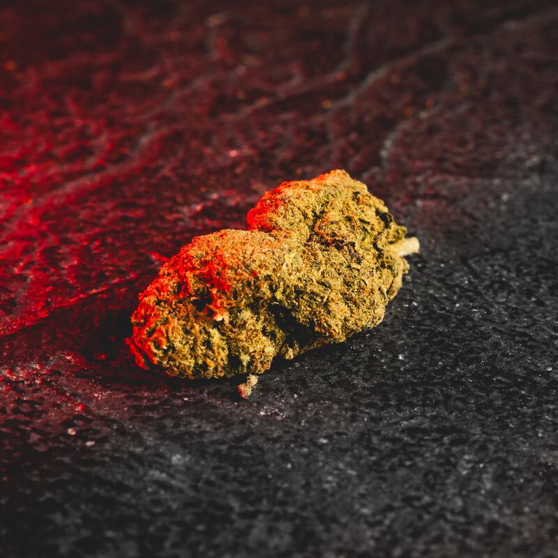 CBD Květ Moonrock Měsíční Kámen Itálie CBD Prodej Praha Kratom World Kvalitní CBD Květy